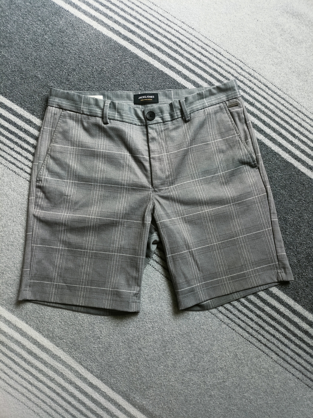 Jack & Jones Men's Gray Plaid Flat Front Shorts